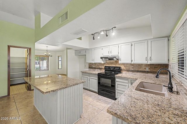 3302 W KRISTAL Way, Phoenix, AZ 85027