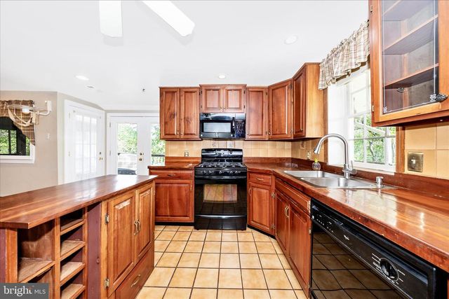 2301 MOUNT EPHRAIM RD, Adamstown, MD 21710