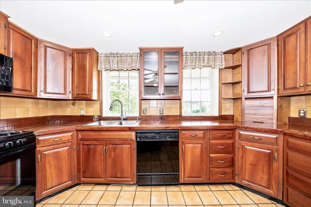 2301 MOUNT EPHRAIM RD, Adamstown, MD 21710