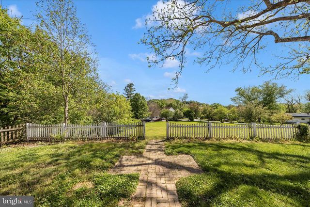 2301 MOUNT EPHRAIM RD, Adamstown, MD 21710