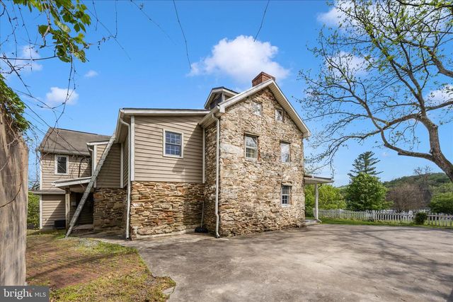 2301 MOUNT EPHRAIM RD, Adamstown, MD 21710