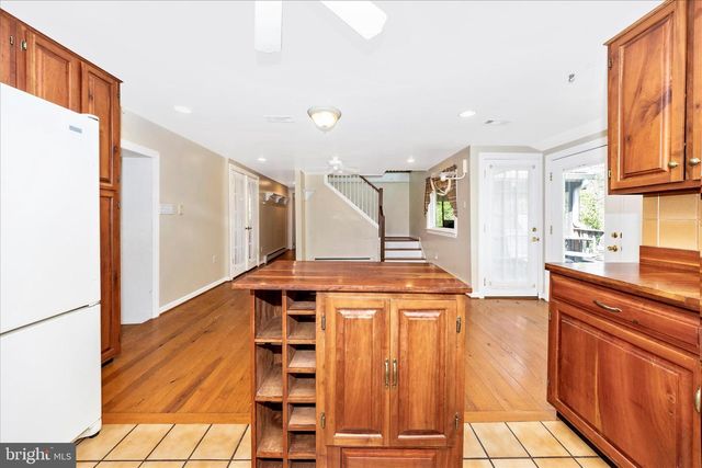 2301 MOUNT EPHRAIM RD, Adamstown, MD 21710