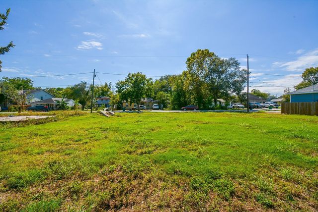 4607 Larkspur Street, Houston, TX 77051