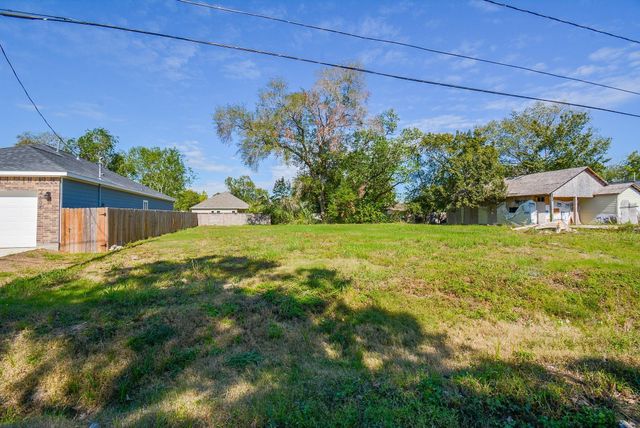 4607 Larkspur Street, Houston, TX 77051