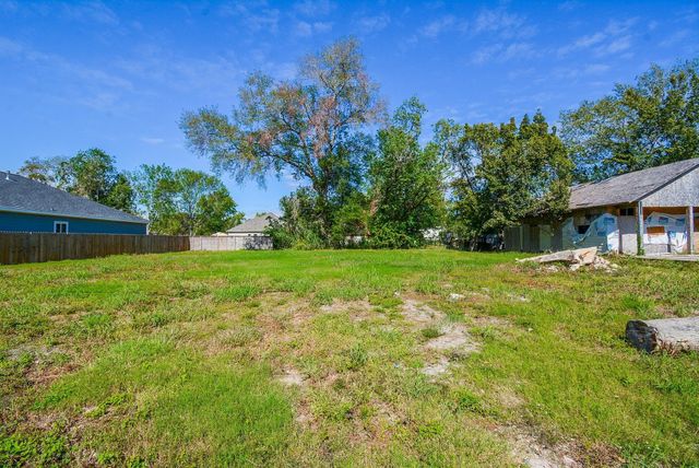 4607 Larkspur Street, Houston, TX 77051