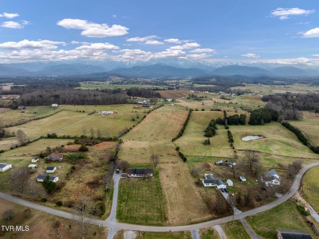 1385 Wilhoit Road, Chuckey, TN 37641