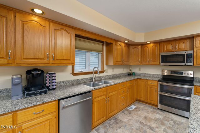 1385 Wilhoit Road, Chuckey, TN 37641