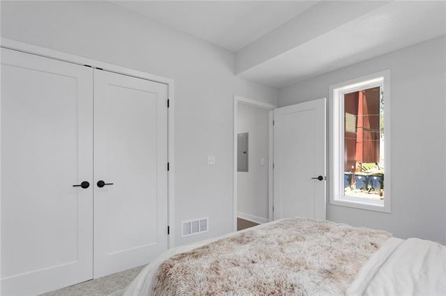 4523 Forest Avenue A, Kansas City, MO 64110