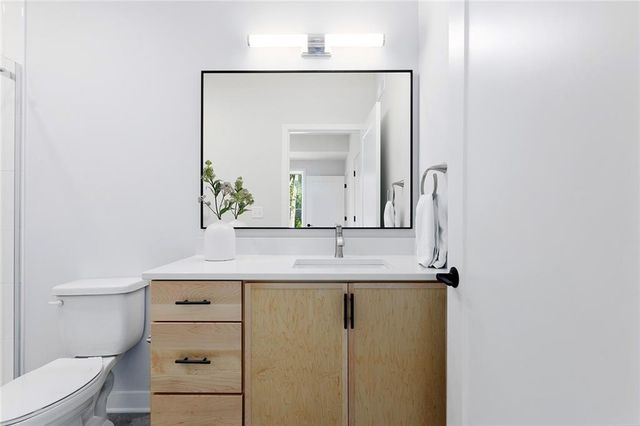 4523 Forest Avenue A, Kansas City, MO 64110