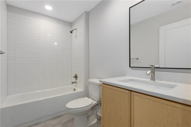 4523 Forest Avenue A, Kansas City, MO 64110