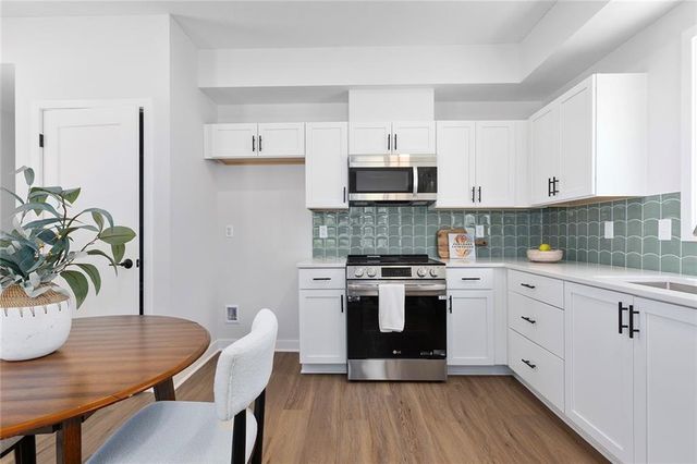 4523 Forest Avenue A, Kansas City, MO 64110