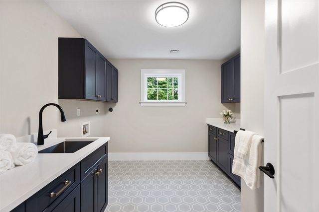 6 Lane Avenue, Bedford, MA 01730