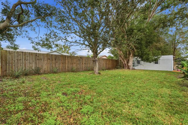 466 LELAND DRIVE, Deltona, FL 32725