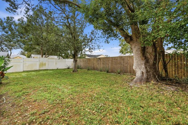 466 LELAND DRIVE, Deltona, FL 32725