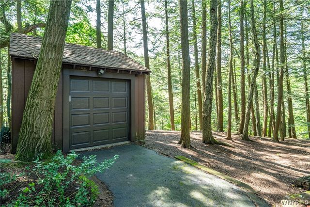 5940 Herman Hill Road, Boston, NY 14127