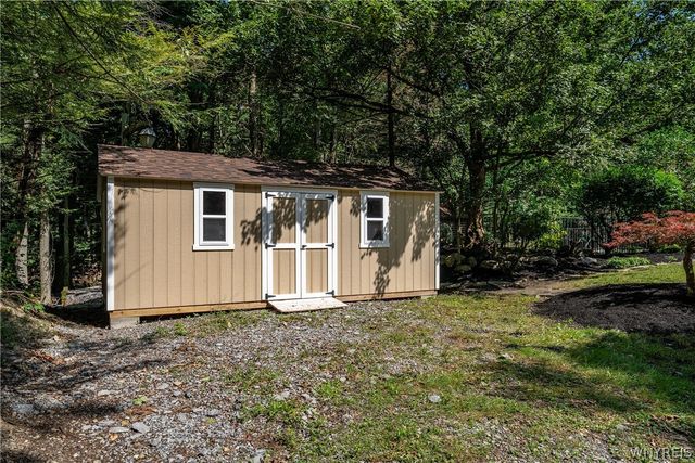 5940 Herman Hill Road, Boston, NY 14127