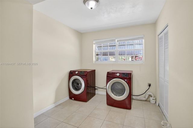 6842 NW 15th St, Plantation, FL 33313