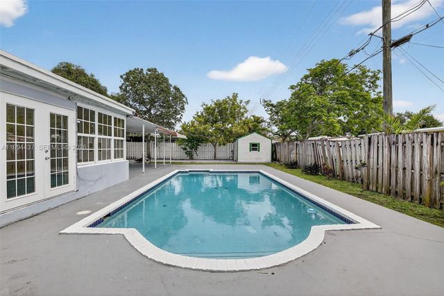 6842 NW 15th St, Plantation, FL 33313