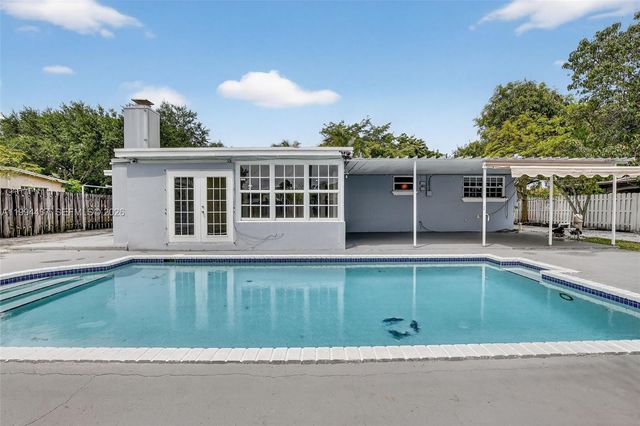 6842 NW 15th St, Plantation, FL 33313