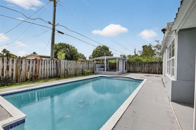 6842 NW 15th St, Plantation, FL 33313