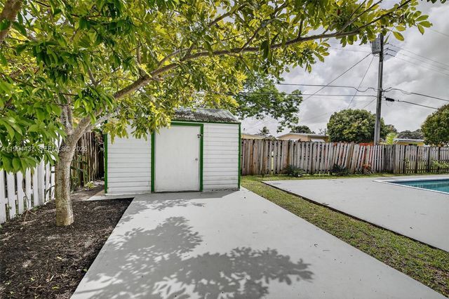 6842 NW 15th St, Plantation, FL 33313