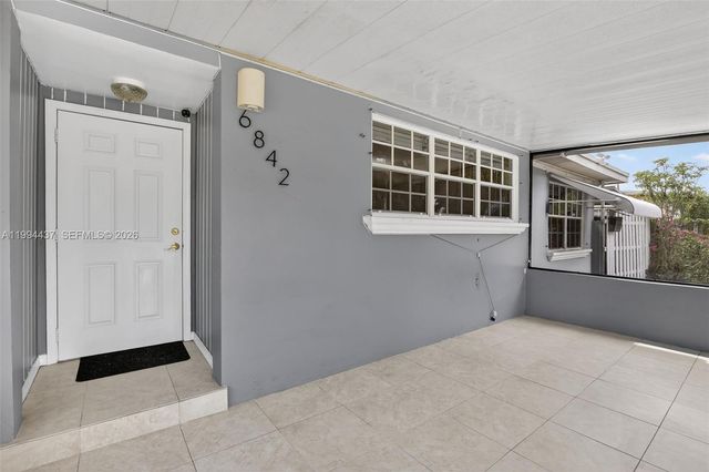 6842 NW 15th St, Plantation, FL 33313