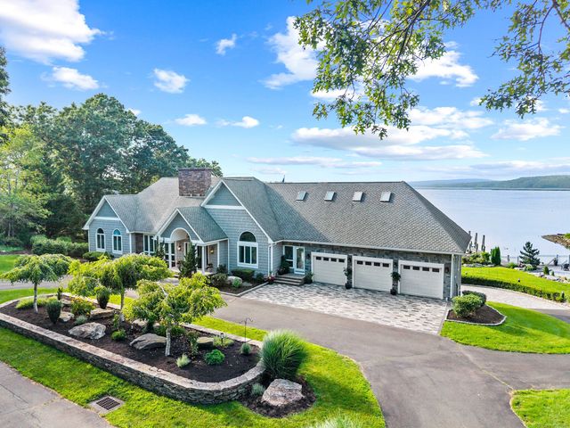 12 Rocky Point Road, Old Saybrook, CT 06475