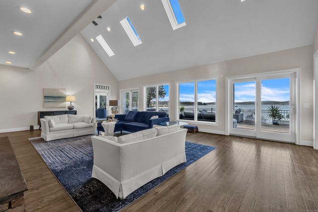 12 Rocky Point Road, Old Saybrook, CT 06475
