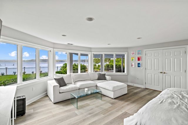 12 Rocky Point Road, Old Saybrook, CT 06475