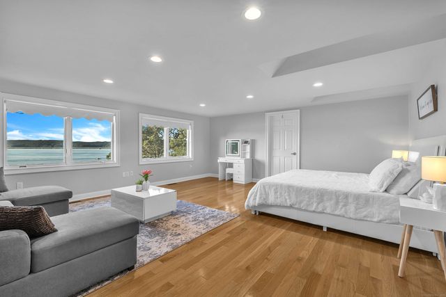 12 Rocky Point Road, Old Saybrook, CT 06475