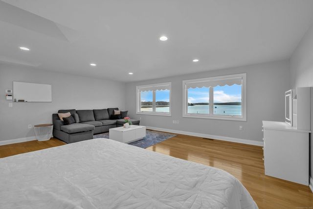 12 Rocky Point Road, Old Saybrook, CT 06475