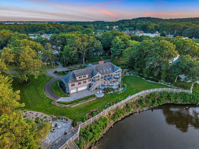 12 Rocky Point Road, Old Saybrook, CT 06475