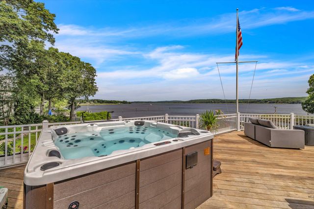 12 Rocky Point Road, Old Saybrook, CT 06475