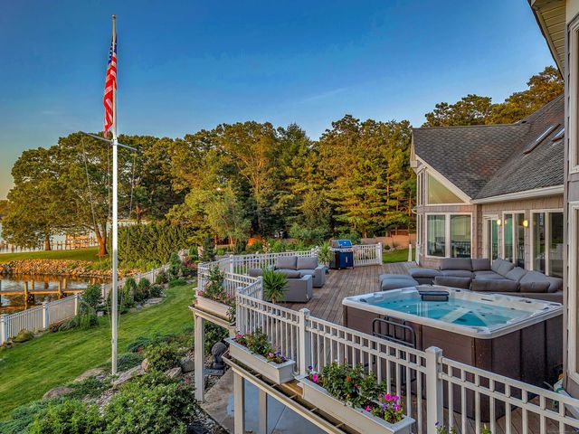 12 Rocky Point Road, Old Saybrook, CT 06475