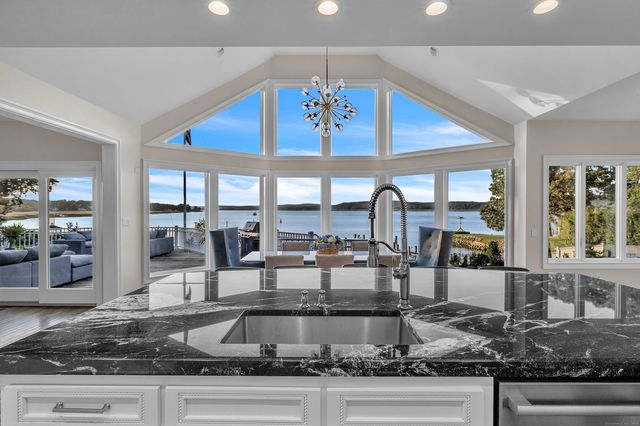 12 Rocky Point Road, Old Saybrook, CT 06475