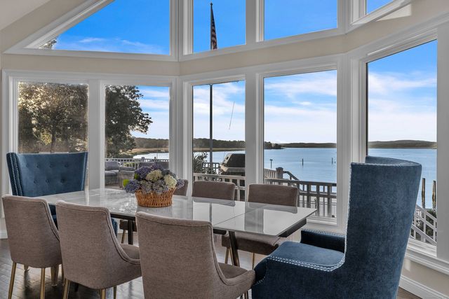 12 Rocky Point Road, Old Saybrook, CT 06475