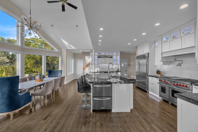 12 Rocky Point Road, Old Saybrook, CT 06475