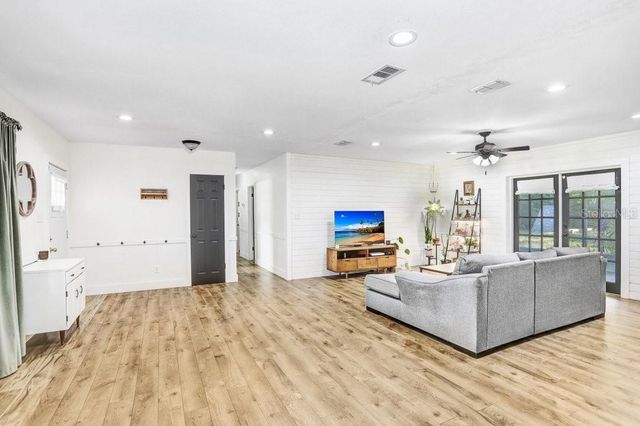 117 CRESTVIEW DRIVE, Brandon, FL 33511