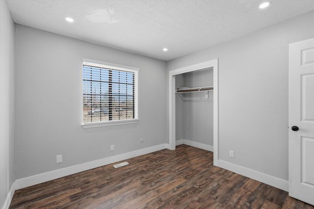 1313 Sara Road SE, Rio Rancho, NM 87124