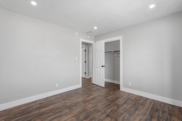 1313 Sara Road SE, Rio Rancho, NM 87124