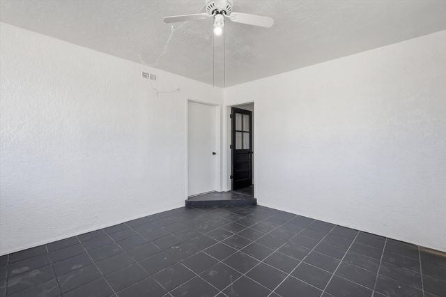 1313 Sara Road SE, Rio Rancho, NM 87124