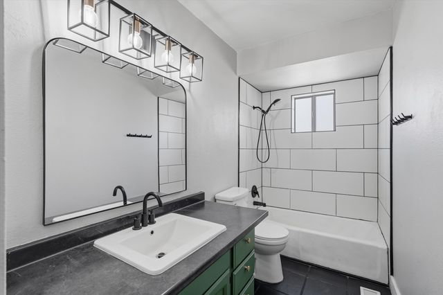 1313 Sara Road SE, Rio Rancho, NM 87124