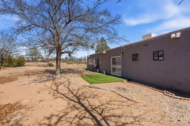 1313 Sara Road SE, Rio Rancho, NM 87124