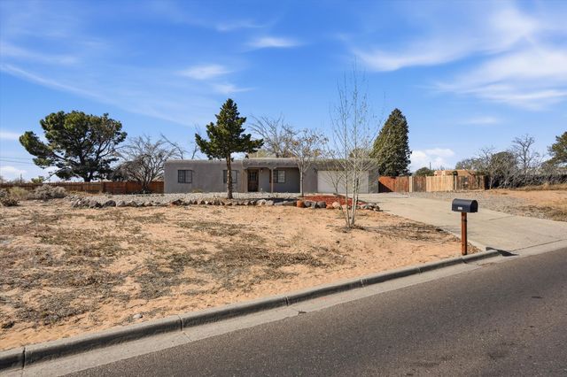 1313 Sara Road SE, Rio Rancho, NM 87124