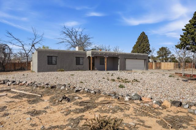 1313 Sara Road SE, Rio Rancho, NM 87124