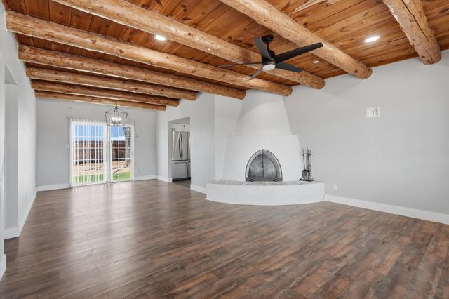 1313 Sara Road SE, Rio Rancho, NM 87124