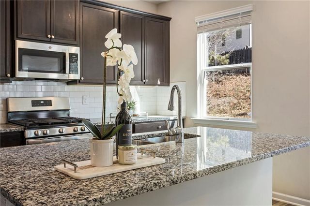 315 Coverview Court, Jonesboro, GA 30238