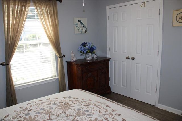 2942 Hyde Place Circle, Winston-salem, NC 27103