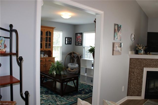 2942 Hyde Place Circle, Winston-salem, NC 27103