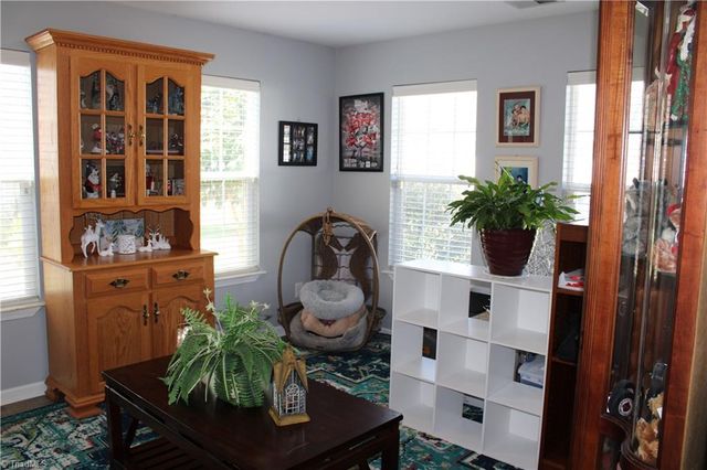 2942 Hyde Place Circle, Winston-salem, NC 27103